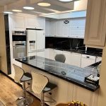 کابینت با میز ناهار خوری